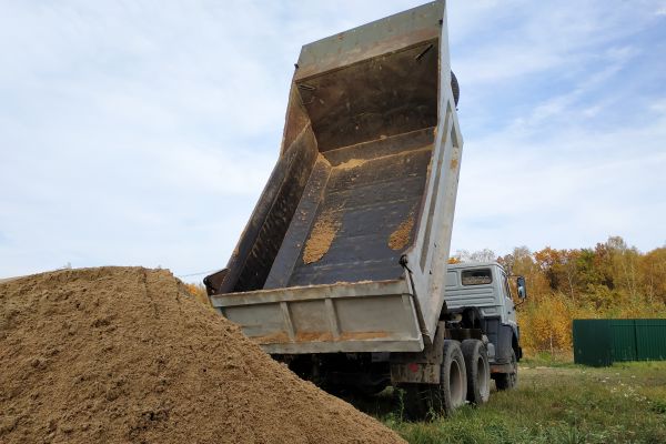 Topsoil Delivery in Saint Peters