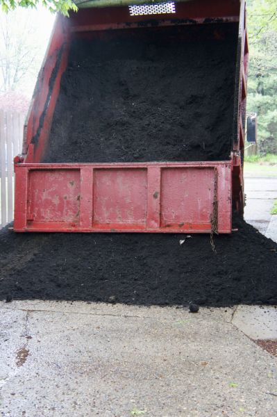 Topsoil Service in Saint Peters