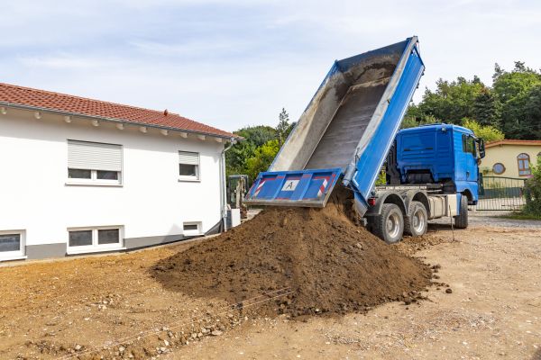 Garden Dirt Delivery in Saint Peters