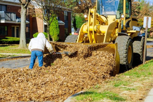 Mulch Hauling in Saint Peters
