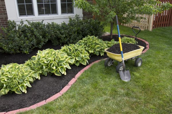 Landscape Mulching in Saint Peters