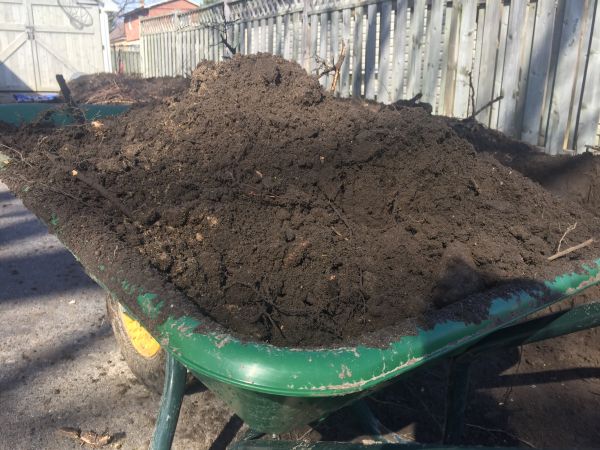 Residential Dirt Delivery in Saint Peters
