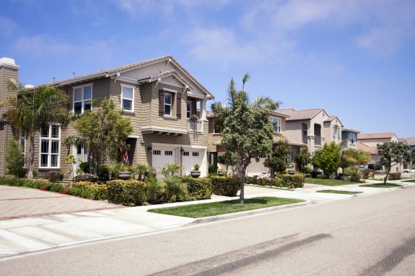 Neighborhood Landscaping in Saint Peters