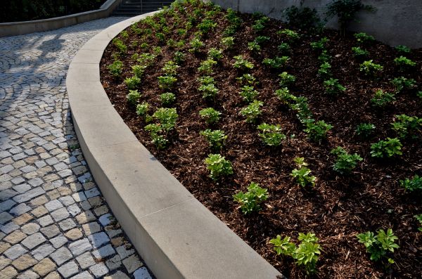 Commercial Mulching in Saint Peters